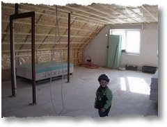 Eric-freut-sich-auf-sein-Zimmer 20100413